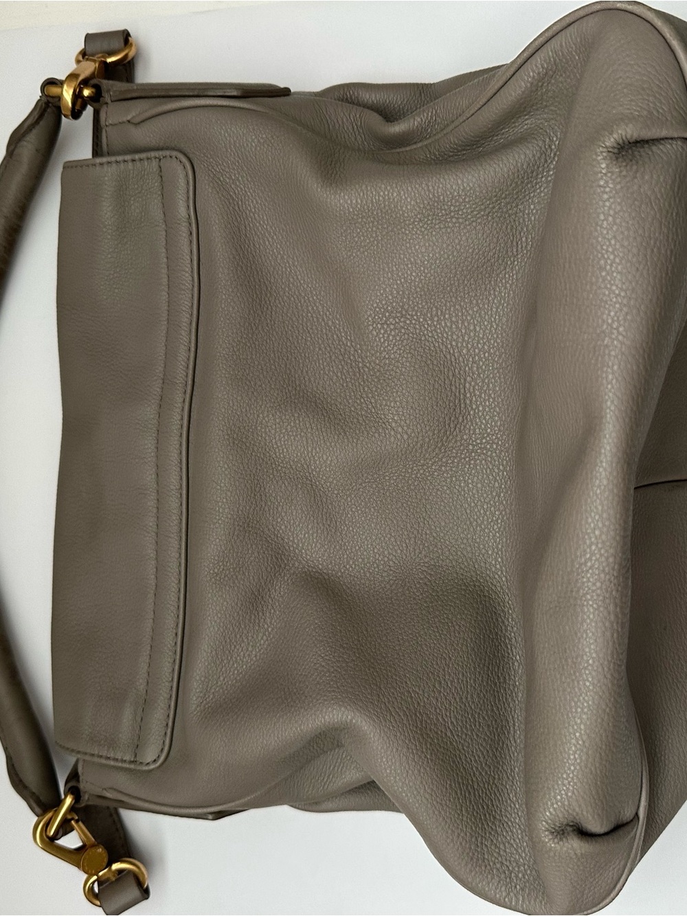 Marc by Marc Jacobs Taupe Pebbled Leather Shoulder Bag with Gold Plaque - Picture 3 of 6